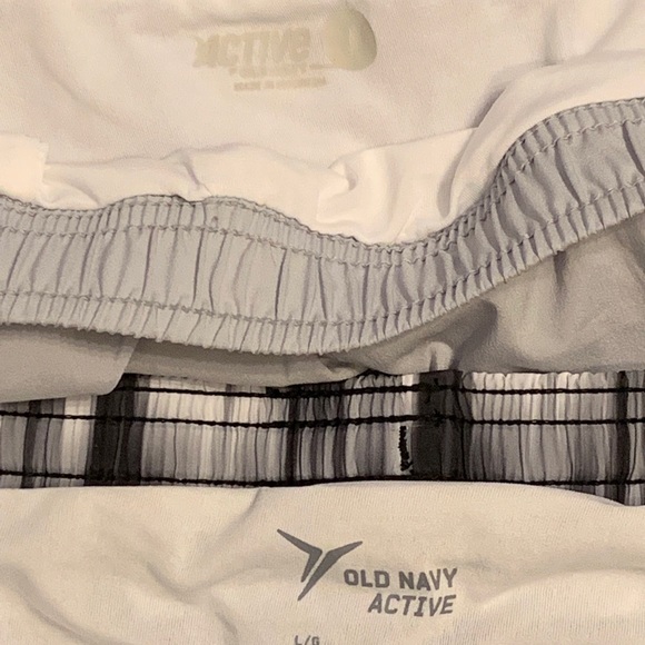 *SOLD* Old Navy Active Shorts - Size L - Picture 2 of 8